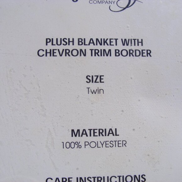 New Navy Blue Plush Fleece Soft Twin Size Blanket by Soft & Cozy - Picture 3 of 4